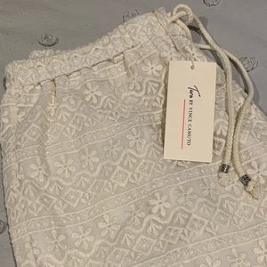 Vince Camuto NWT Lace Shorts Sz L